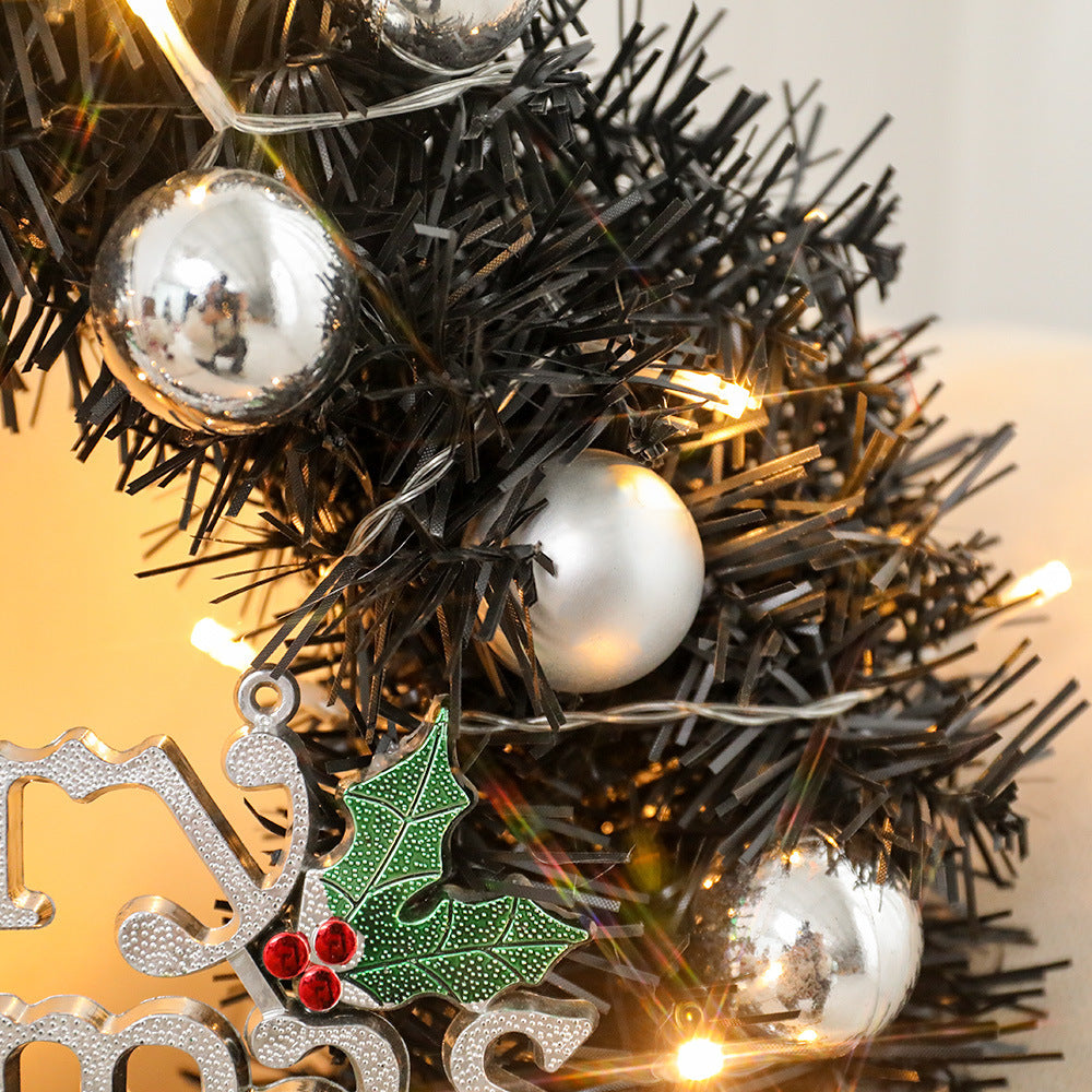 LED Weihnachtskranz mit Silberkugeln & Merry Christmas Schild – Tür- & Wanddeko