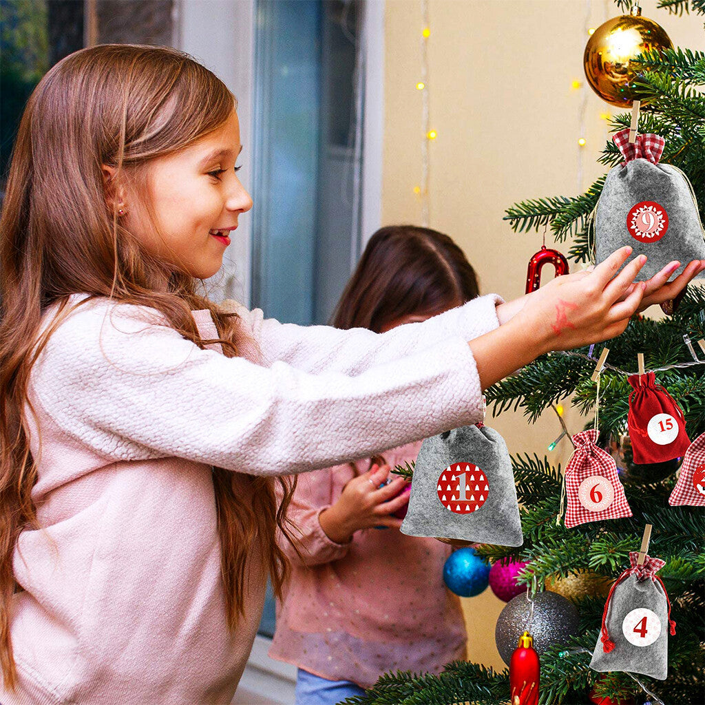 Adventskalender Stoffbeutel – 24 Jutesäckchen mit Zahlen, Clips & Schnur